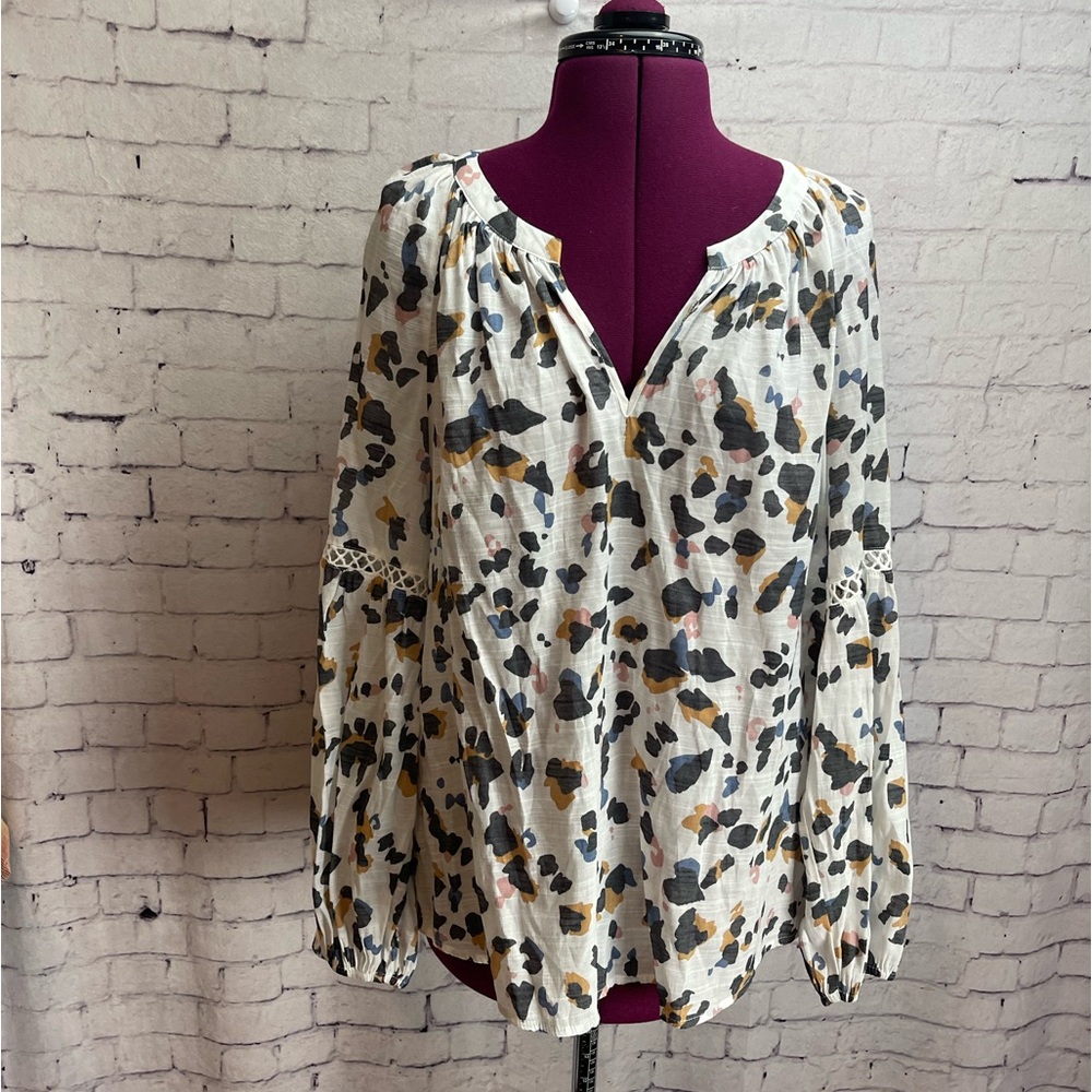 Hope and Harlow size large long sleeve blouse